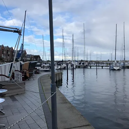 Lägenhet Ferienwohnung Mit Direktem Seeblick An Der Ostsee Heiligenhafen